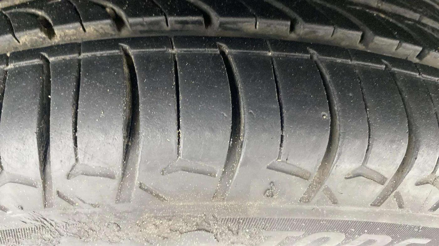 2017 Maruti Alto K10 VXI, Petrol, Manual, 26,901 km, Right Front Tyre Tread