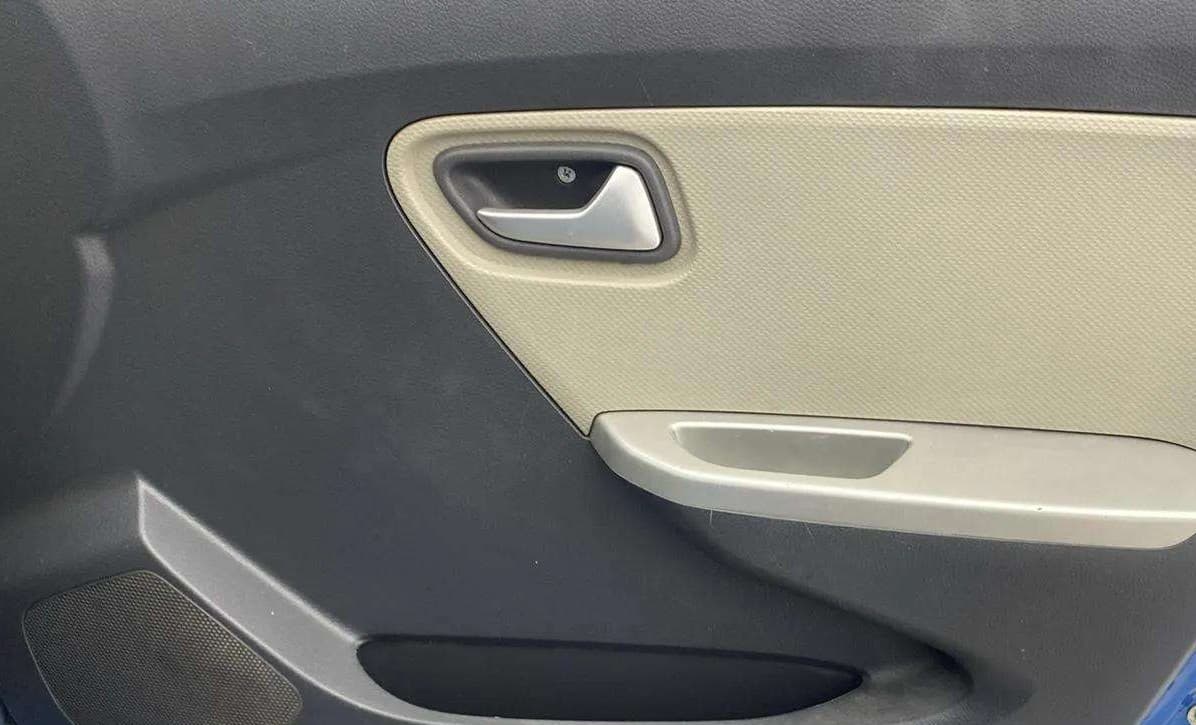 2017 Maruti Alto K10 VXI, Petrol, Manual, 26,901 km, Driver Side Door Panels Control