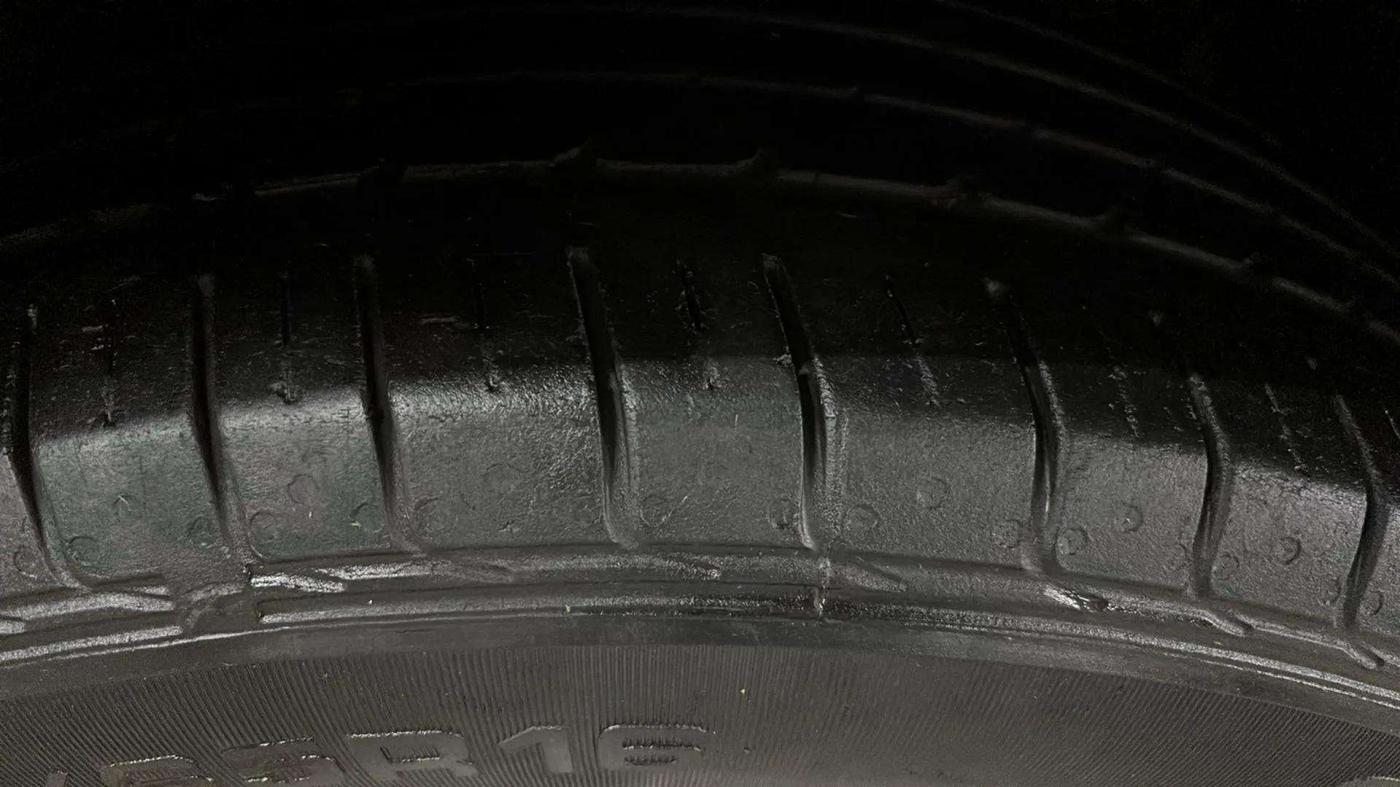 2019 Hyundai Creta E PLUS 1.6 PETROL, Petrol, Manual, 56,294 km, Right Front Tyre Tread