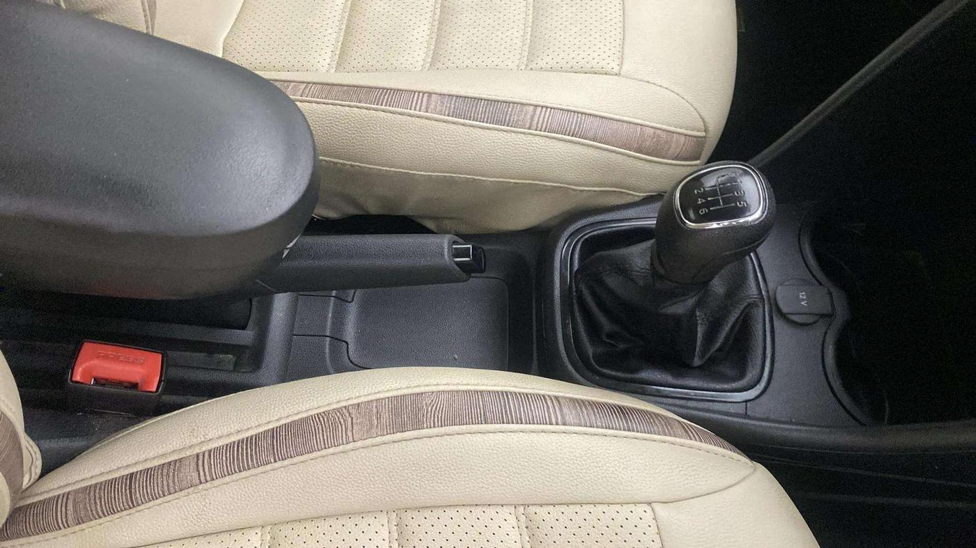 2020 Skoda Rapid ACTIVE 1.0 TSI, Petrol, Manual, 75,192 km, Gear Lever