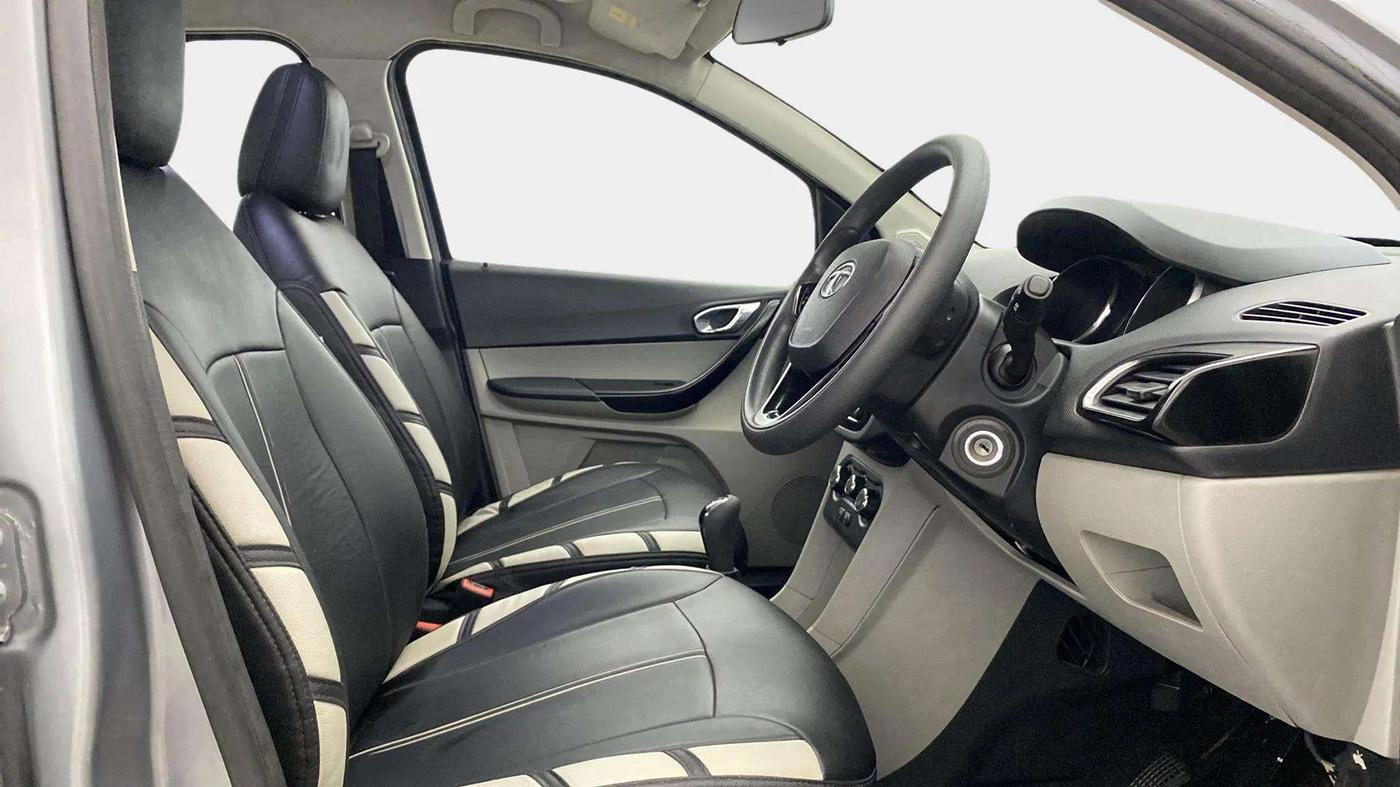 2018 Tata Tiago XZ PETROL, Petrol, Manual, 62,902 km, Right Side Front Door Cabin