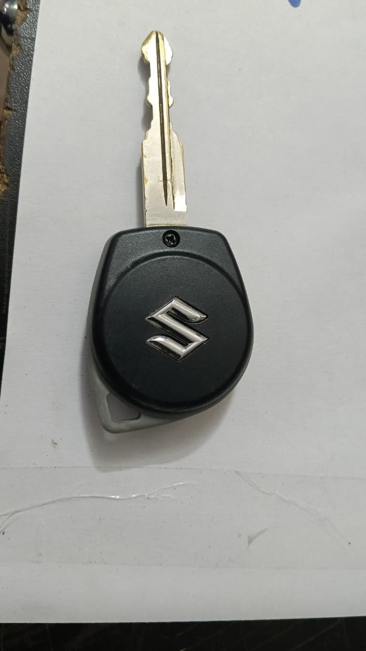 2016 Maruti Swift VXI, Petrol, Manual, 61,455 km, Key Close Up