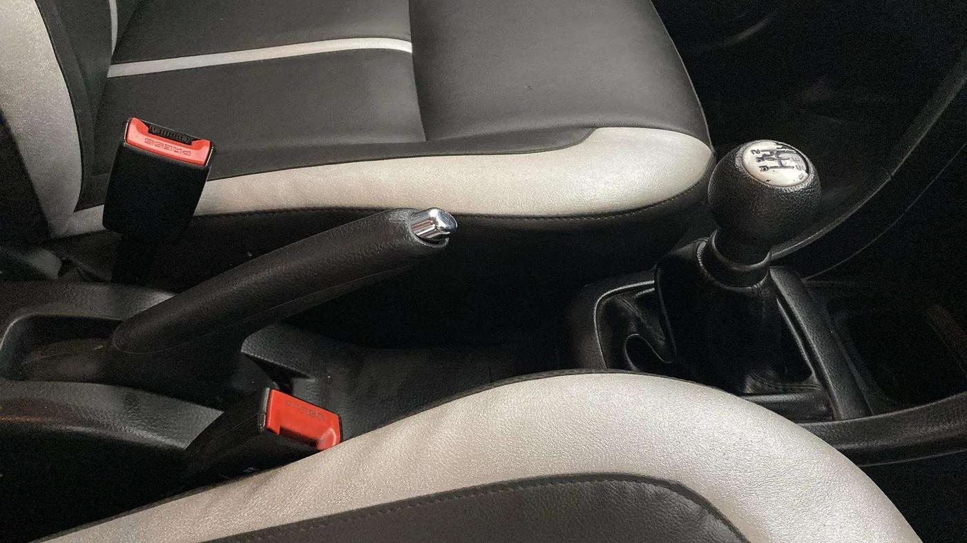 2016 Maruti Swift VXI, Petrol, Manual, 61,455 km, Gear Lever