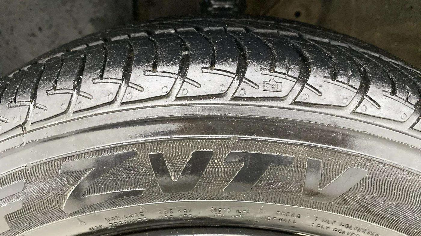 2021 Maruti New Wagon-R ZXI 1.2 AMT, Petrol, Automatic, 10,400 km, Left Front Tyre Tread