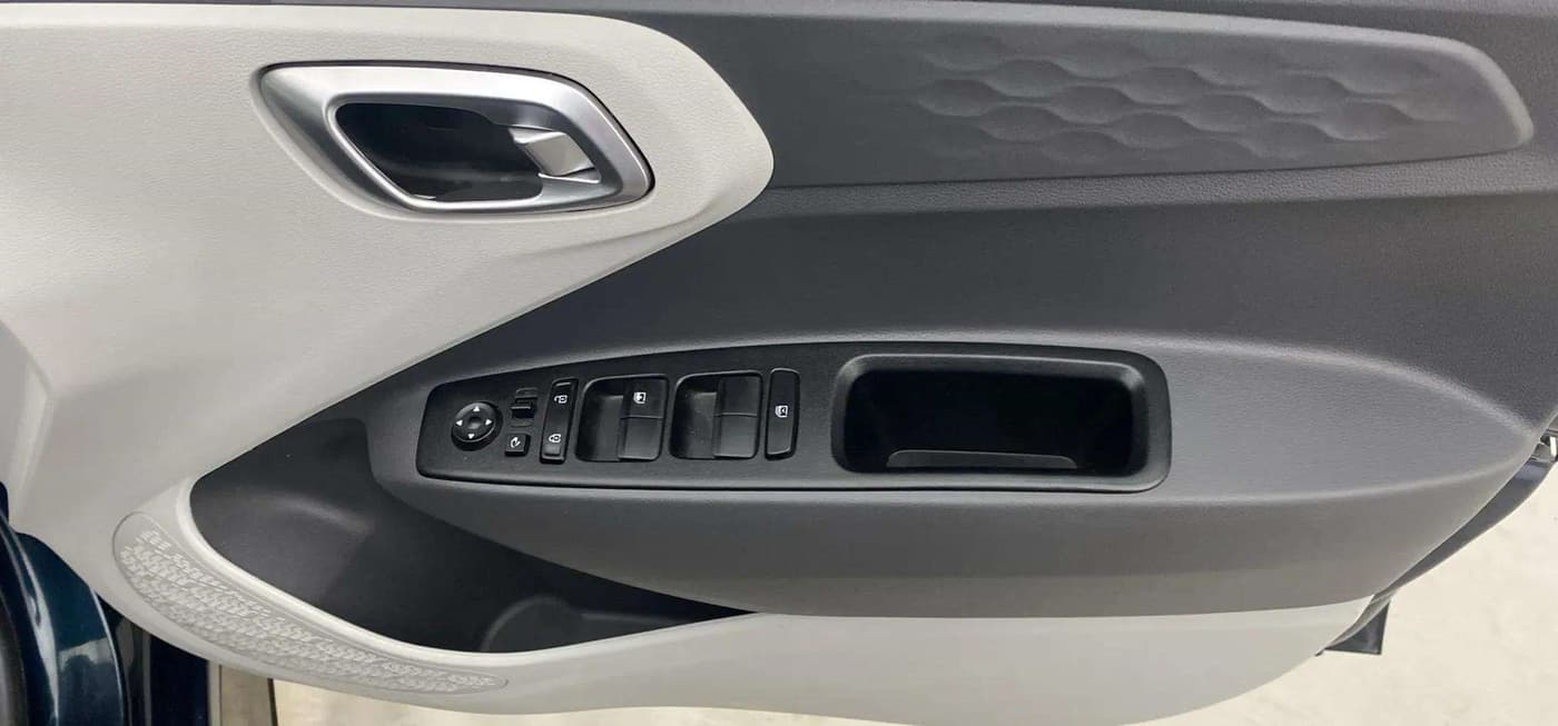 2022 Hyundai GRAND I10 NIOS SPORTZ 1.2 KAPPA VTVT, Petrol, Manual, 17,213 km, Driver Side Door Panels Control