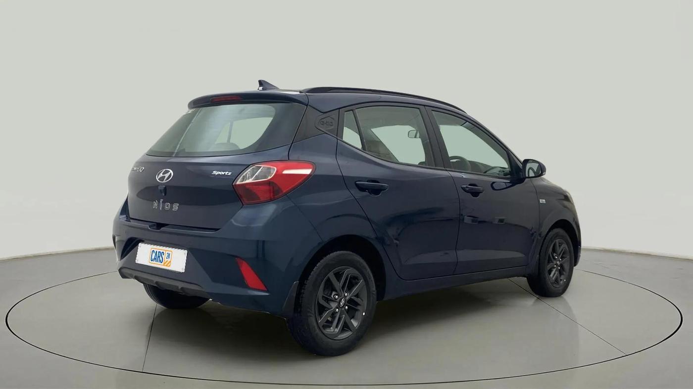 2020 Hyundai GRAND I10 NIOS SPORTZ AMT 1.2 KAPPA VTVT, Petrol, Automatic, 30,701 km, Right Back Diagonal