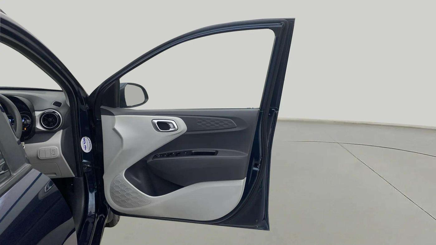 2020 Hyundai GRAND I10 NIOS SPORTZ AMT 1.2 KAPPA VTVT, Petrol, Automatic, 30,701 km, RHS Front Door