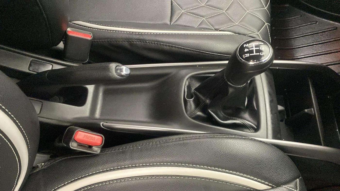 2021 Maruti Baleno ALPHA PETROL 1.2, Petrol, Manual, 32,410 km, Gear Lever