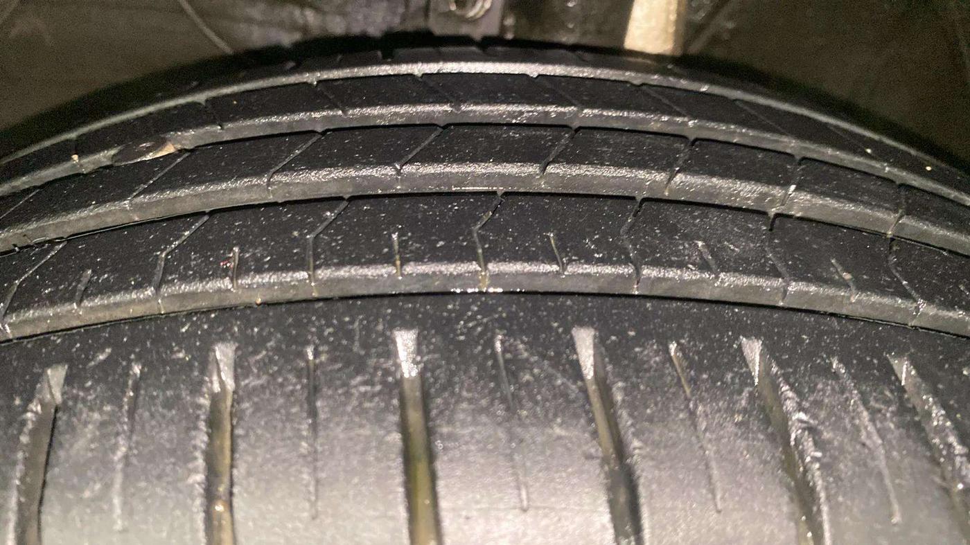 2021 Maruti Baleno ALPHA PETROL 1.2, Petrol, Manual, 32,410 km, Left Front Tyre Tread