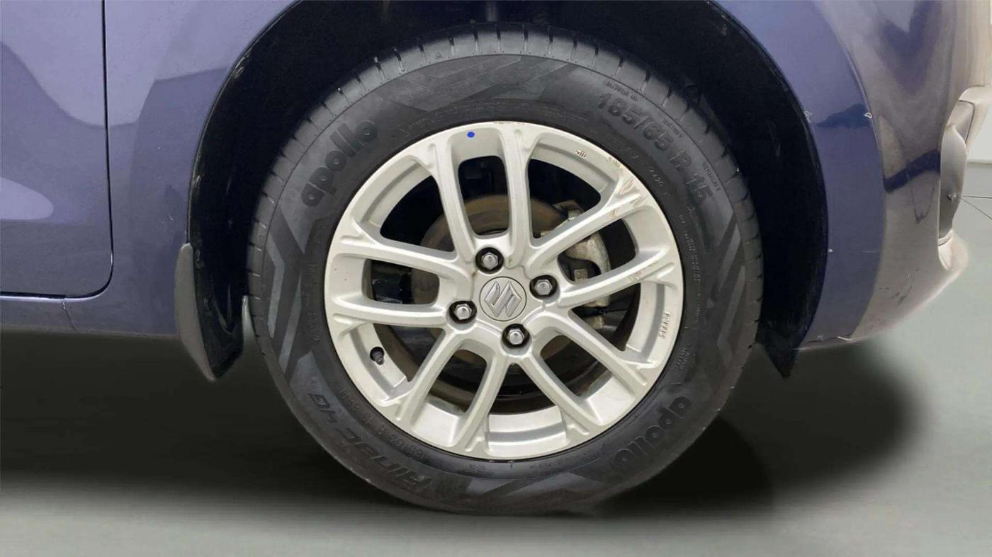 2020 Maruti Swift ZXI, Petrol, Manual, 28,832 km, Right Front Wheel