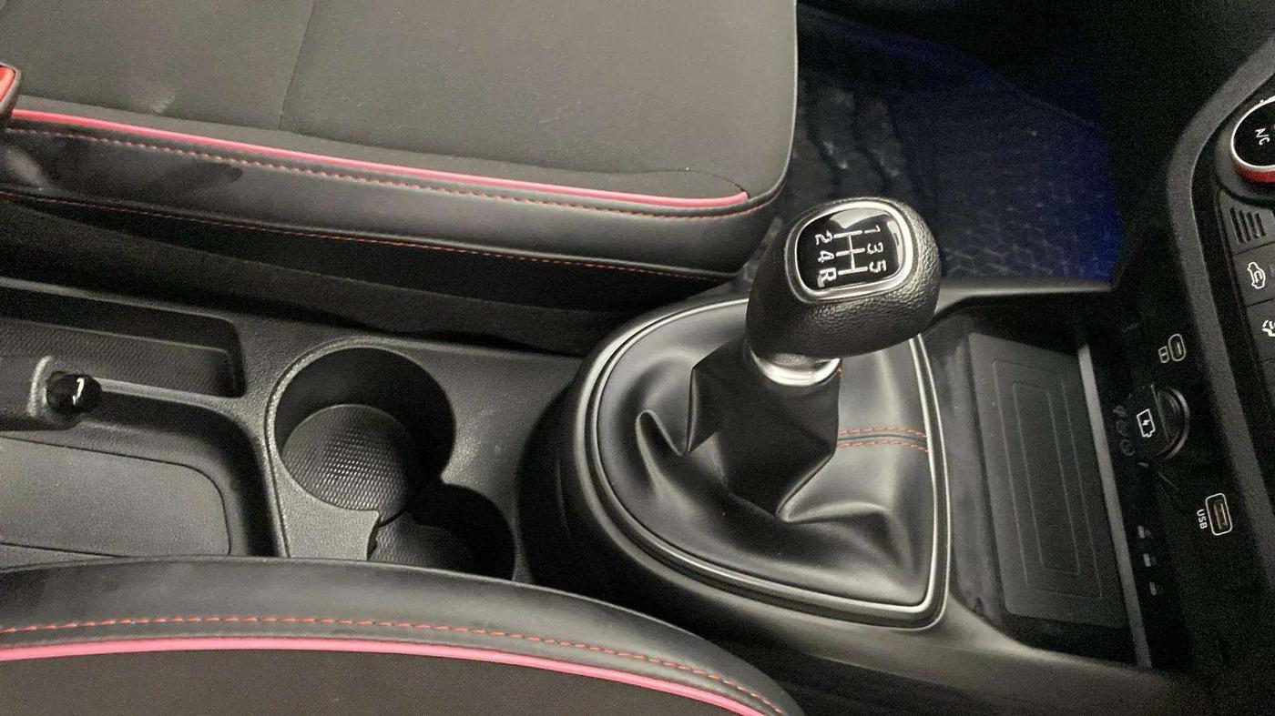 2023 Hyundai GRAND I10 NIOS SPORTZ 1.2 KAPPA VTVT DUAL TONE, Petrol, Manual, 12,792 km, Gear Lever