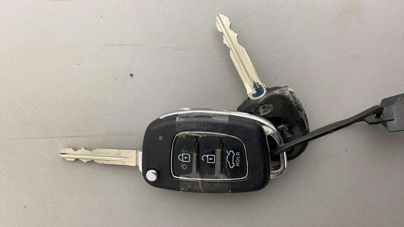 2023 Hyundai GRAND I10 NIOS SPORTZ 1.2 KAPPA VTVT DUAL TONE, Petrol, Manual, 12,792 km, Key Close Up