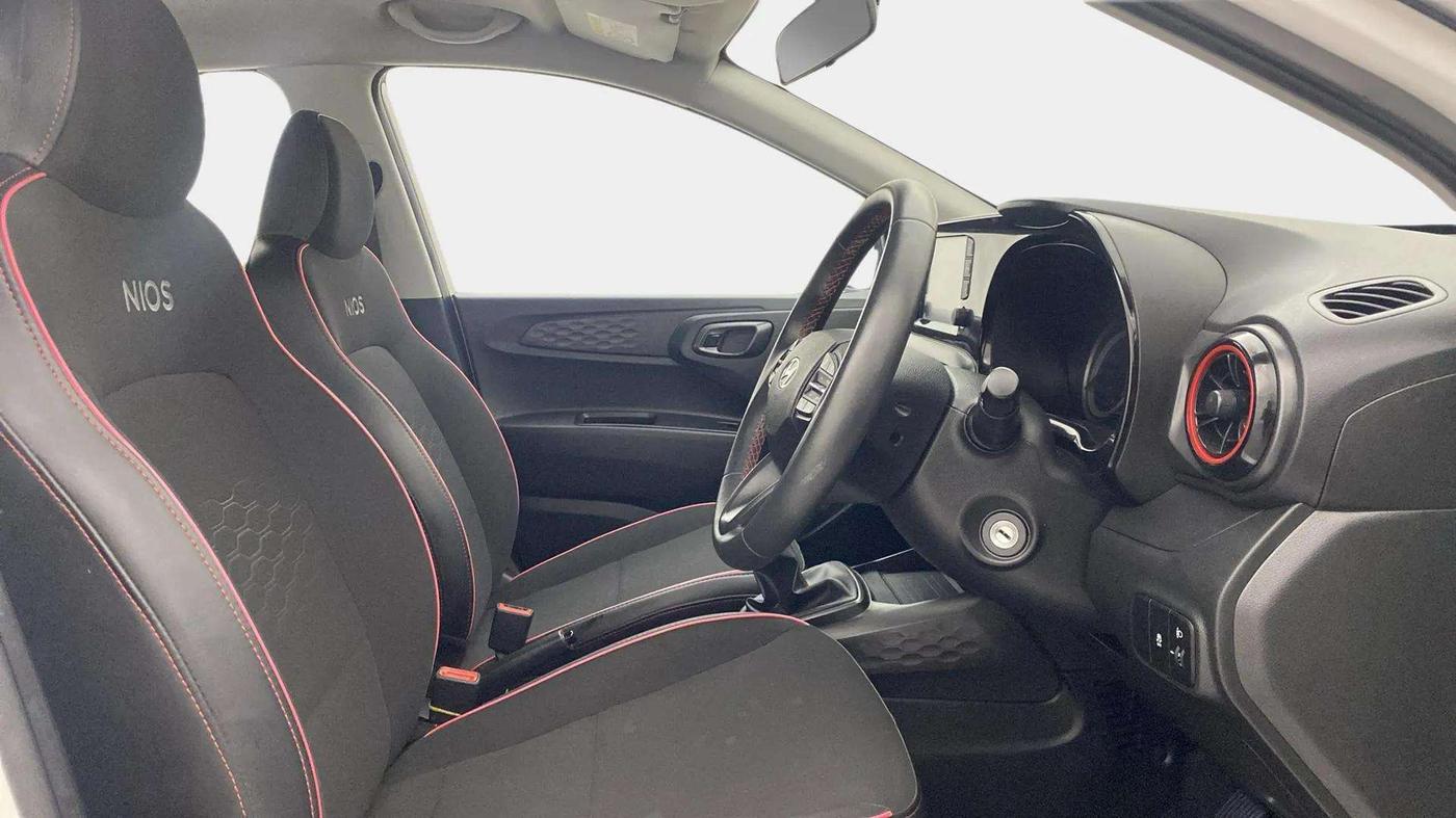 2023 Hyundai GRAND I10 NIOS SPORTZ 1.2 KAPPA VTVT DUAL TONE, Petrol, Manual, 12,792 km, Right Side Front Door Cabin