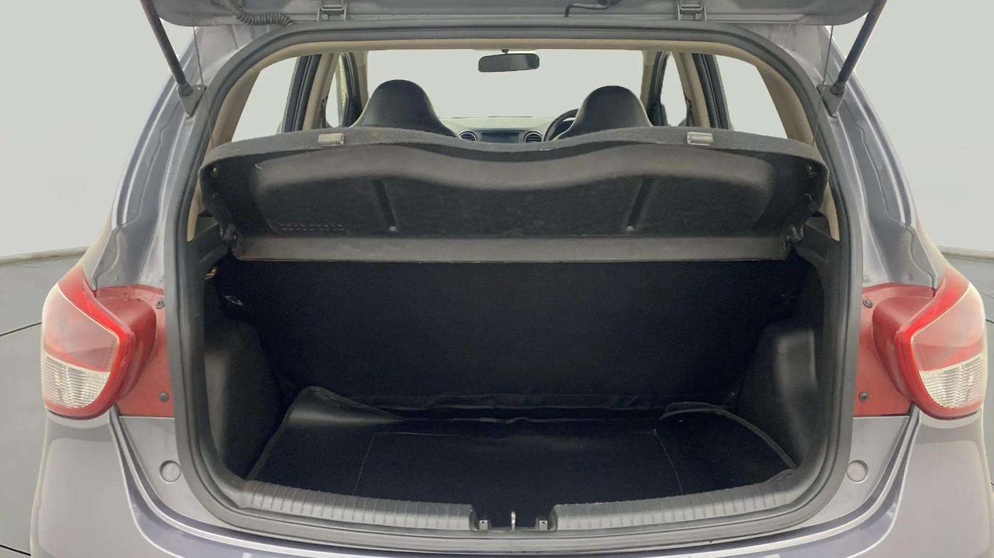 2017 Hyundai Grand i10 ASTA 1.2 KAPPA VTVT, Petrol, Manual, 16,326 km, Boot Inside
