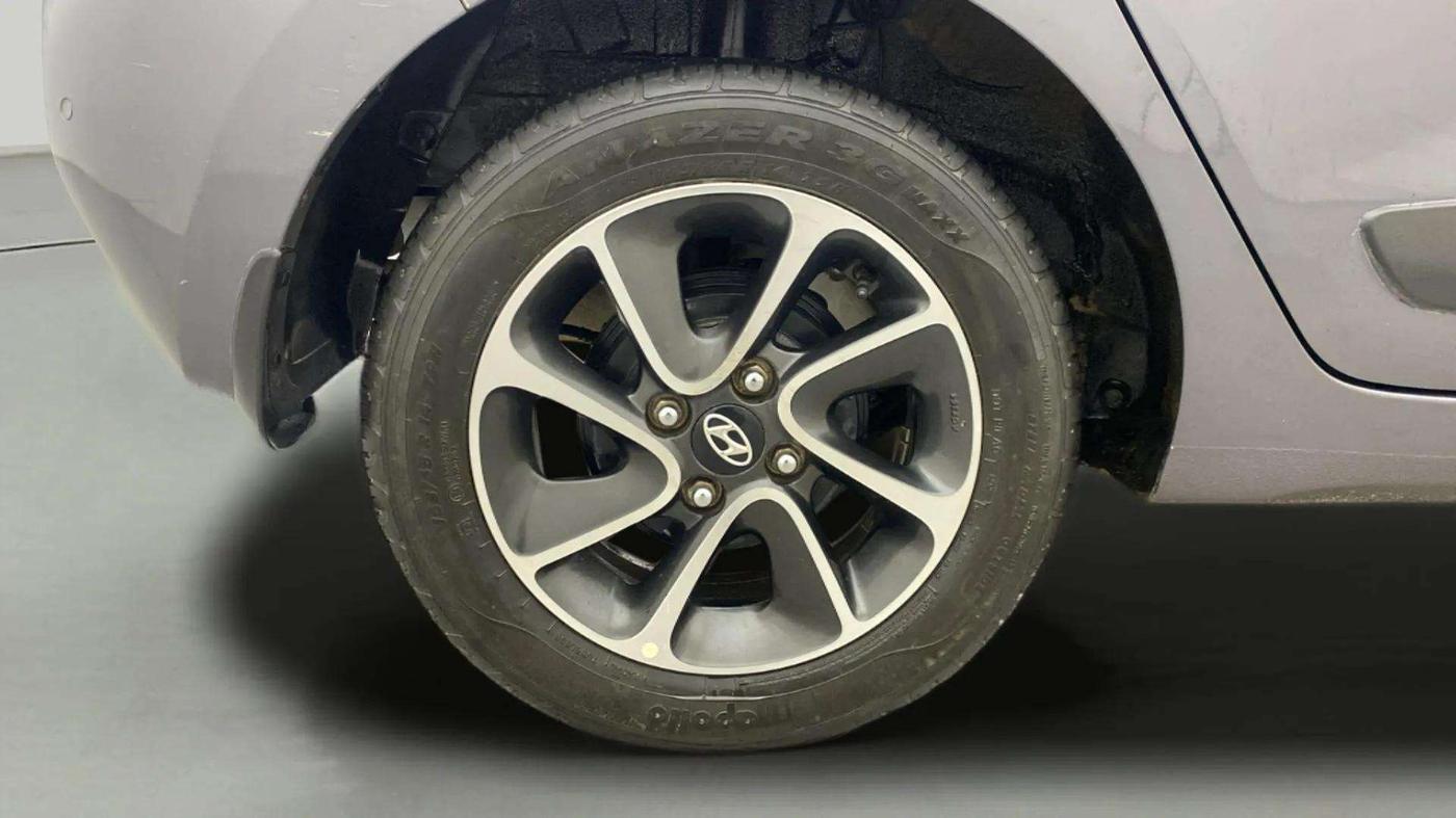 2017 Hyundai Grand i10 ASTA 1.2 KAPPA VTVT, Petrol, Manual, 16,326 km, Right Rear Wheel