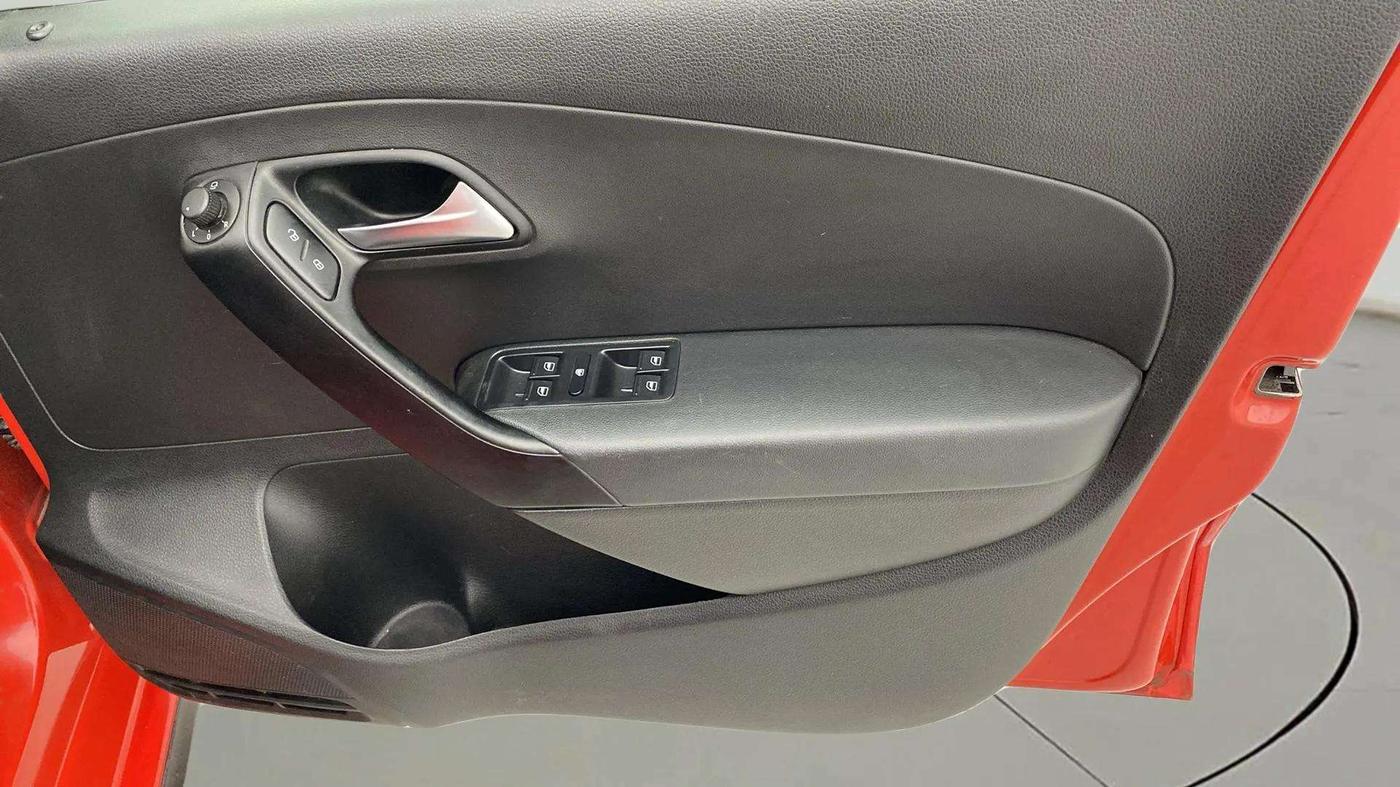 2021 Volkswagen Polo HIGHLINE PLUS 1.0L TSI, Petrol, Manual, 25,345 km, Driver Side Door Panels Control
