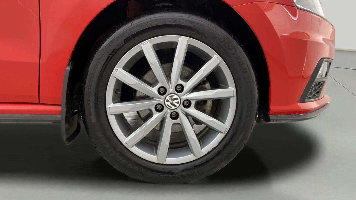 2021 Volkswagen Polo HIGHLINE PLUS 1.0L TSI, Petrol, Manual, 25,345 km, Right Front Wheel