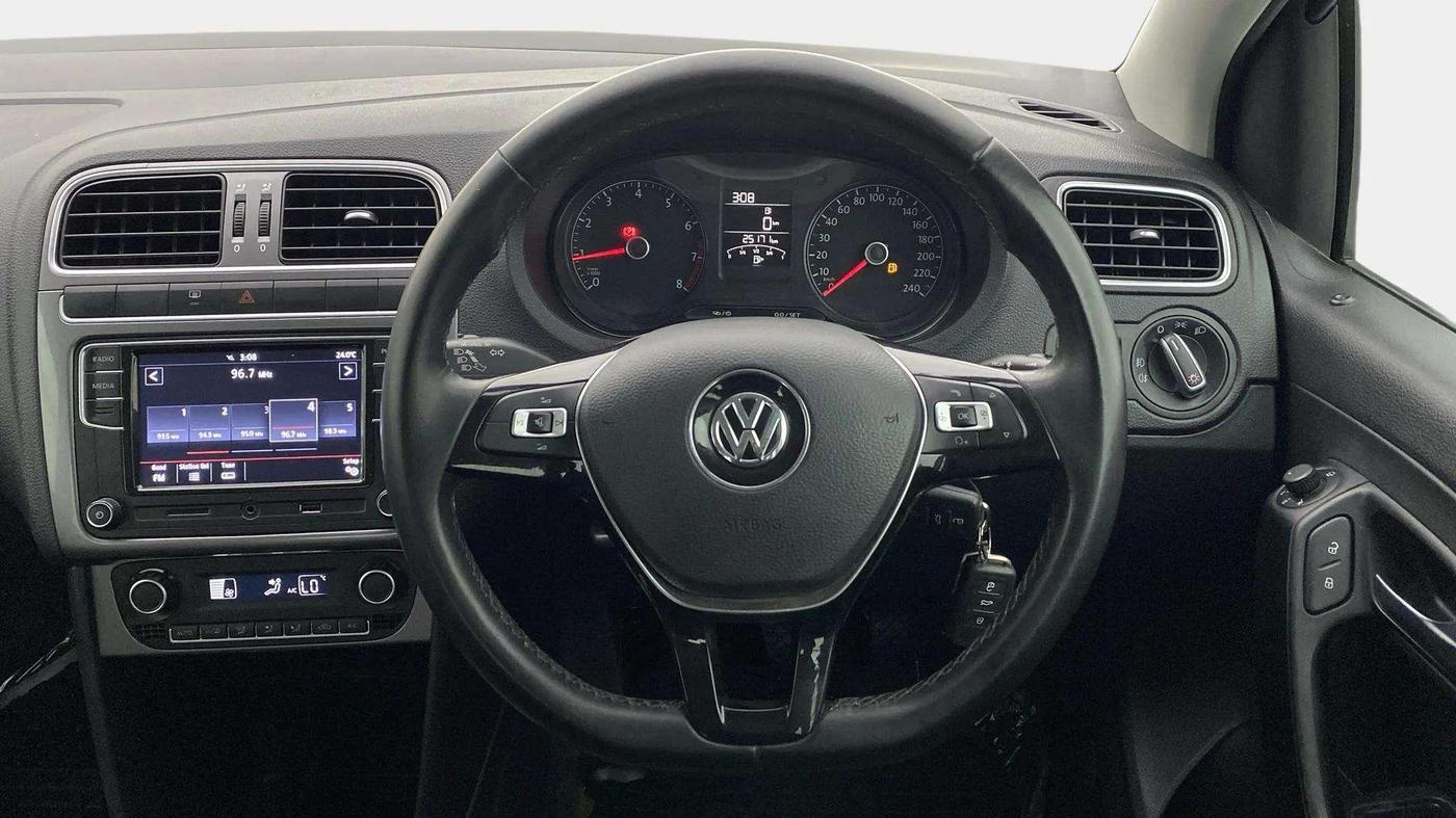 2021 Volkswagen Polo HIGHLINE PLUS 1.0L TSI, Petrol, Manual, 25,345 km, Steering Wheel Close Up