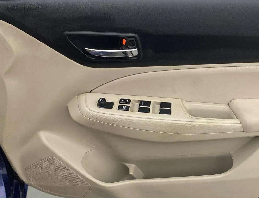 2018 Maruti Dzire VXI, Petrol, Manual, 32,649 km, Driver Side Door Panels Control