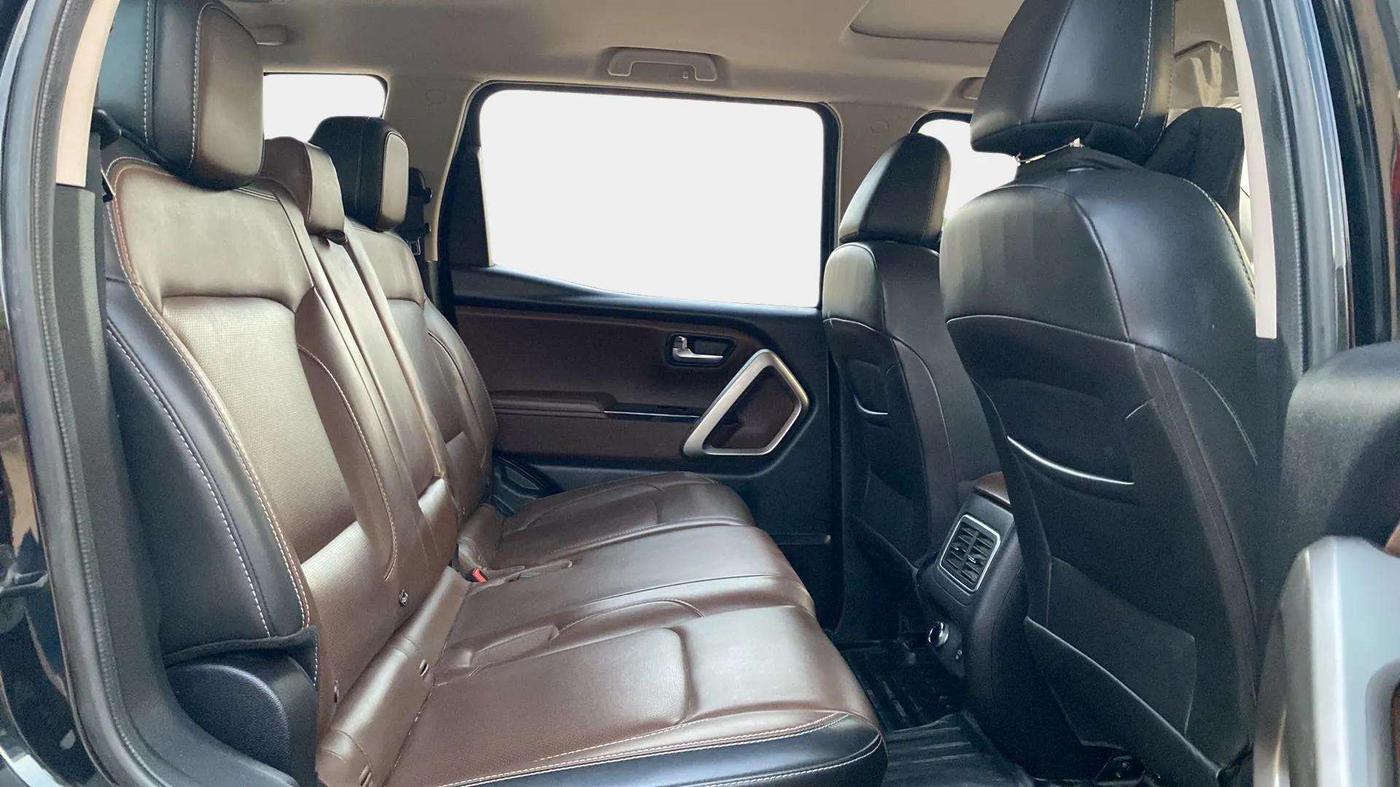 2023 Mahindra SCORPIO-N Z8 L DIESEL AT 4WD 7 STR, Diesel, Automatic, 45,084 km, Right Side Rear Door Cabin