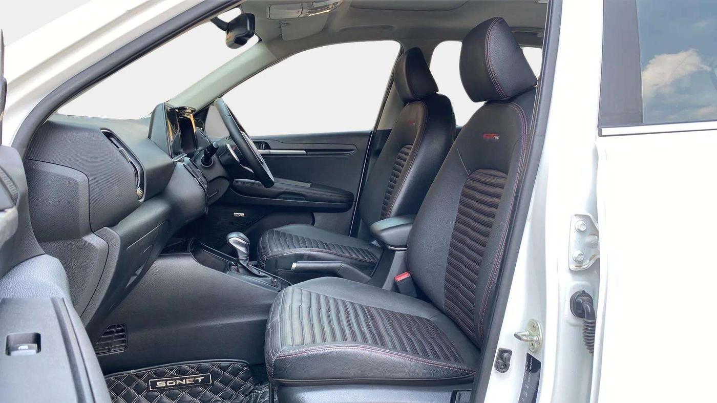 2021 KIA SONET GTX PLUS 1.0 DCT, Petrol, Automatic, 18,267 km, Right Side Front Door Cabin