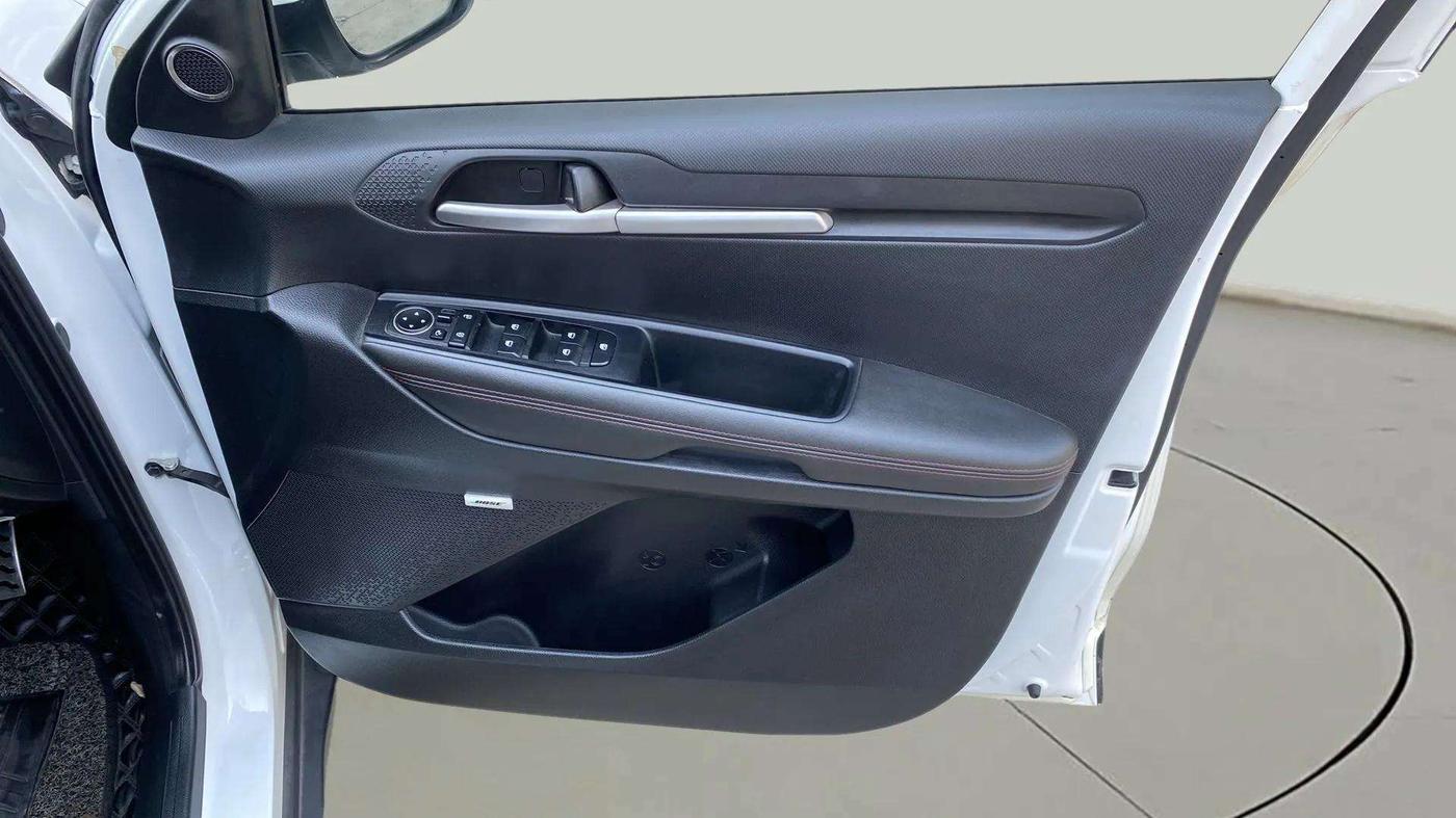 2021 KIA SONET GTX PLUS 1.0 DCT, Petrol, Automatic, 18,267 km, Driver Side Door Panels Control