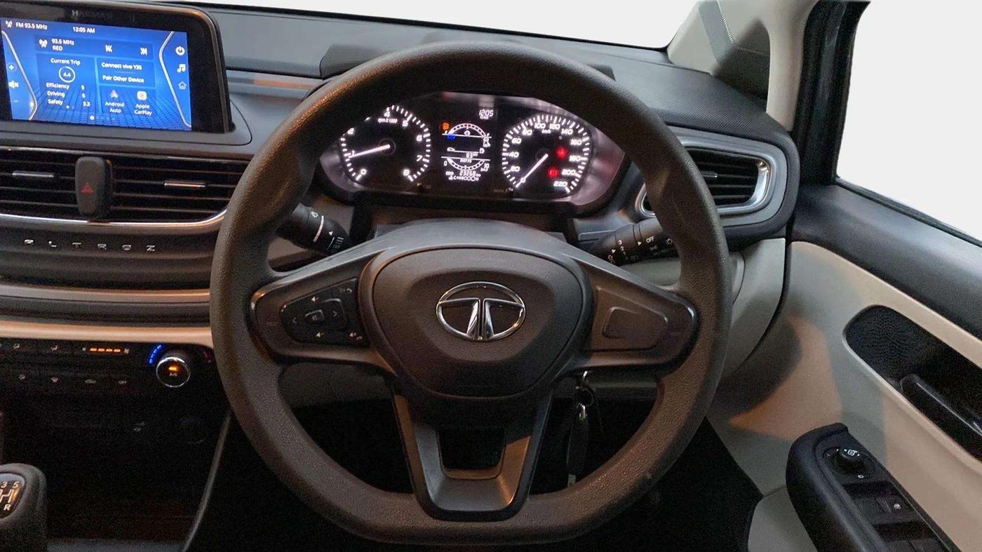 2022 Tata ALTROZ XM PLUS PETROL, Petrol, Manual, 23,282 km, Steering Wheel Close Up