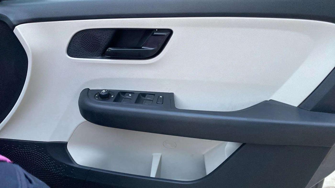 2022 Tata ALTROZ XM PLUS PETROL, Petrol, Manual, 23,282 km, Driver Side Door Panels Control