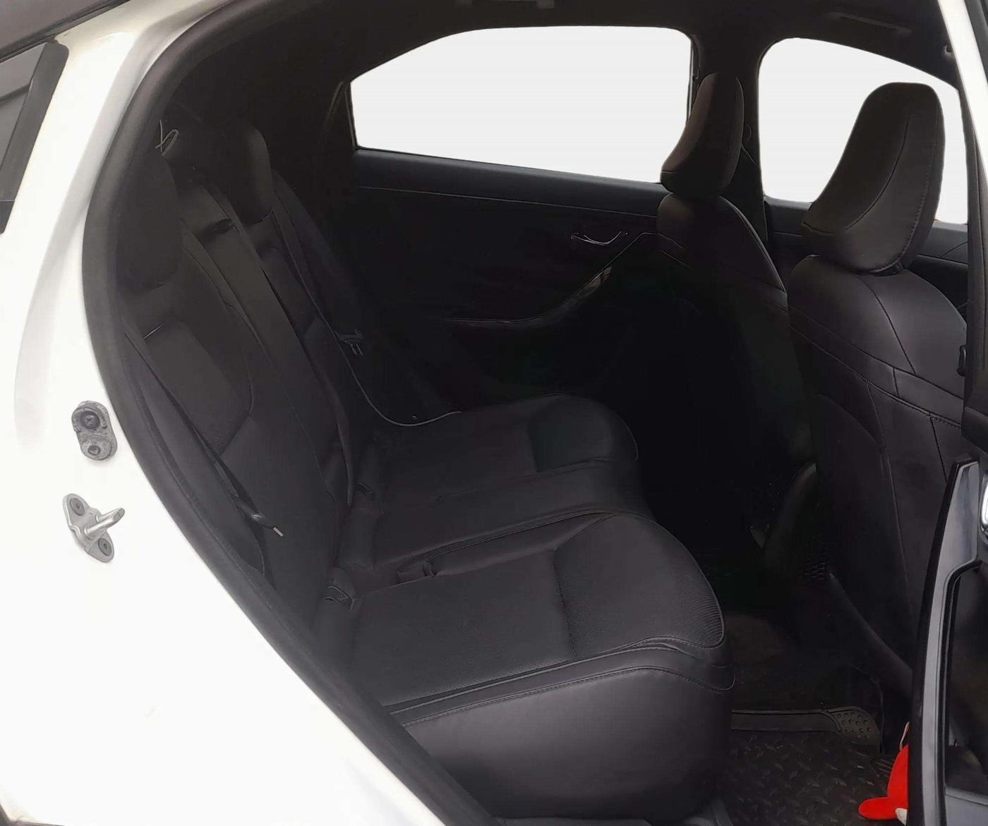 2023 Tata NEXON FEARLESS + S P MT, Petrol, Manual, 28,739 km, Right Side Rear Door Cabin