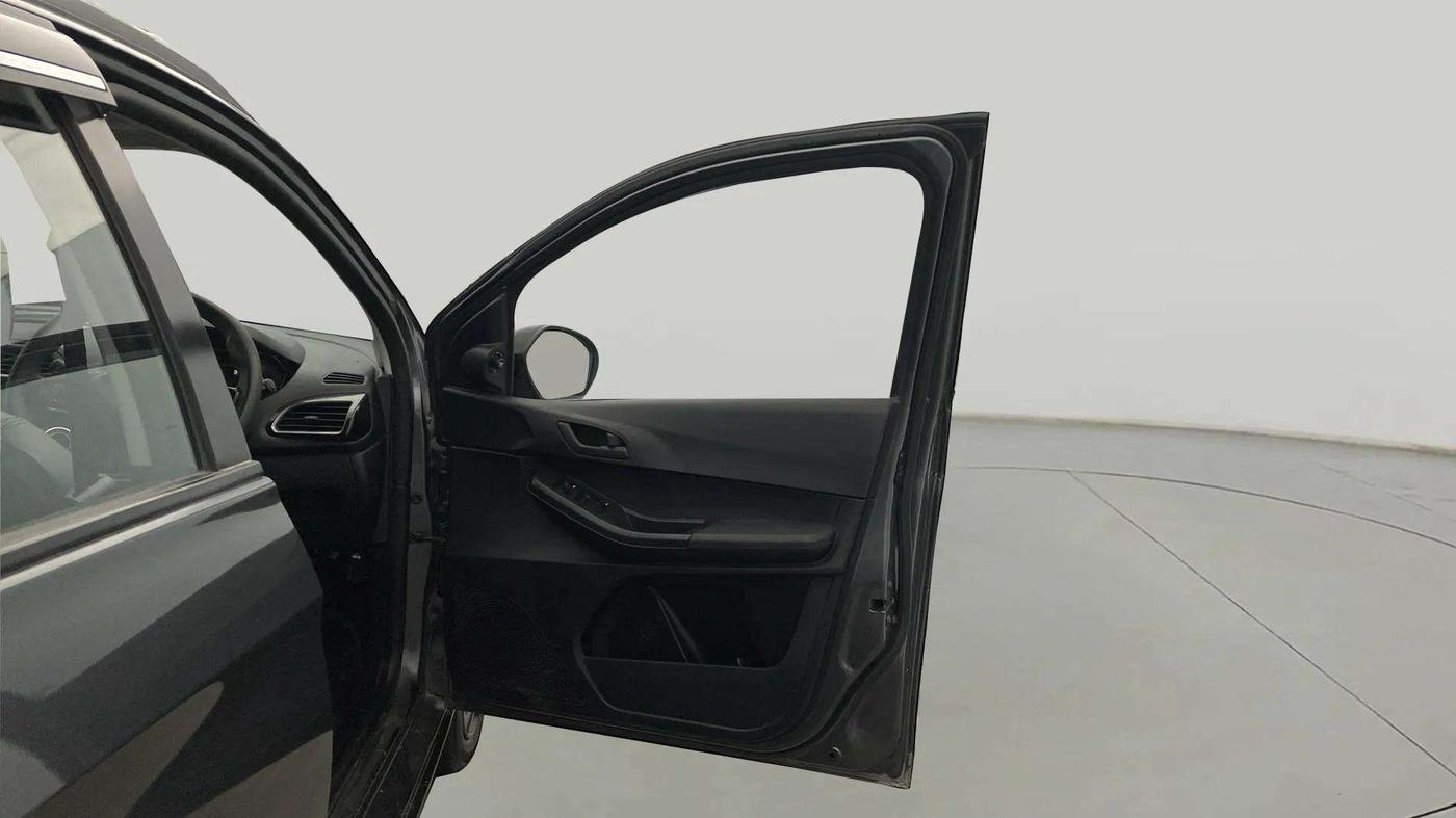 2021 Tata TIAGO NRG XZ MT, Petrol, Manual, 12,440 km, RHS Front Door