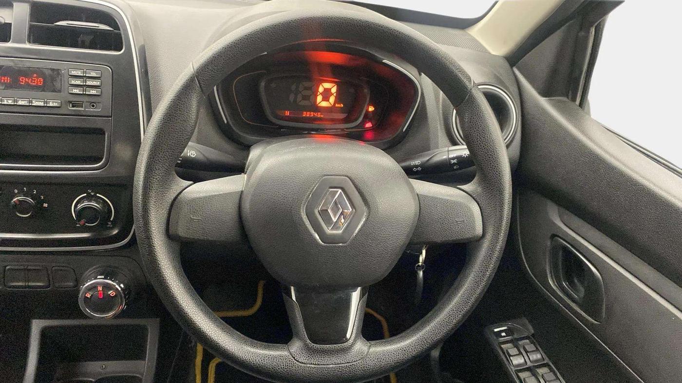 2017 Renault Kwid RXL 1.0 AMT, Petrol, Automatic, 38,944 km, Steering Wheel Close Up