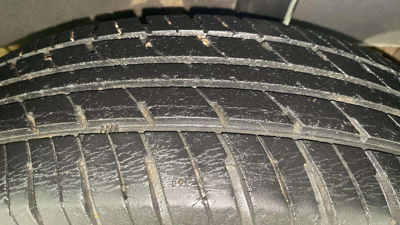2017 Renault Kwid RXL 1.0 AMT, Petrol, Automatic, 38,944 km, Left Rear Tyre Tread
