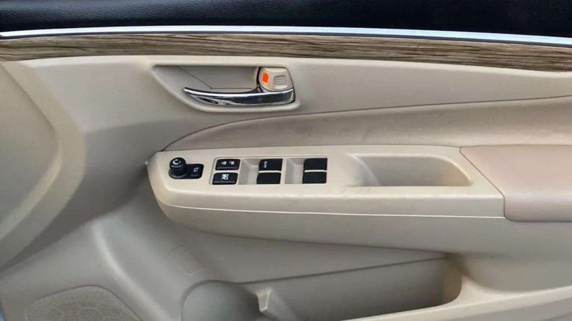 2021 Maruti Ciaz ZETA 1.5 SHVS MT PETROL, Petrol, Manual, 69,944 km, Driver Side Door Panels Control