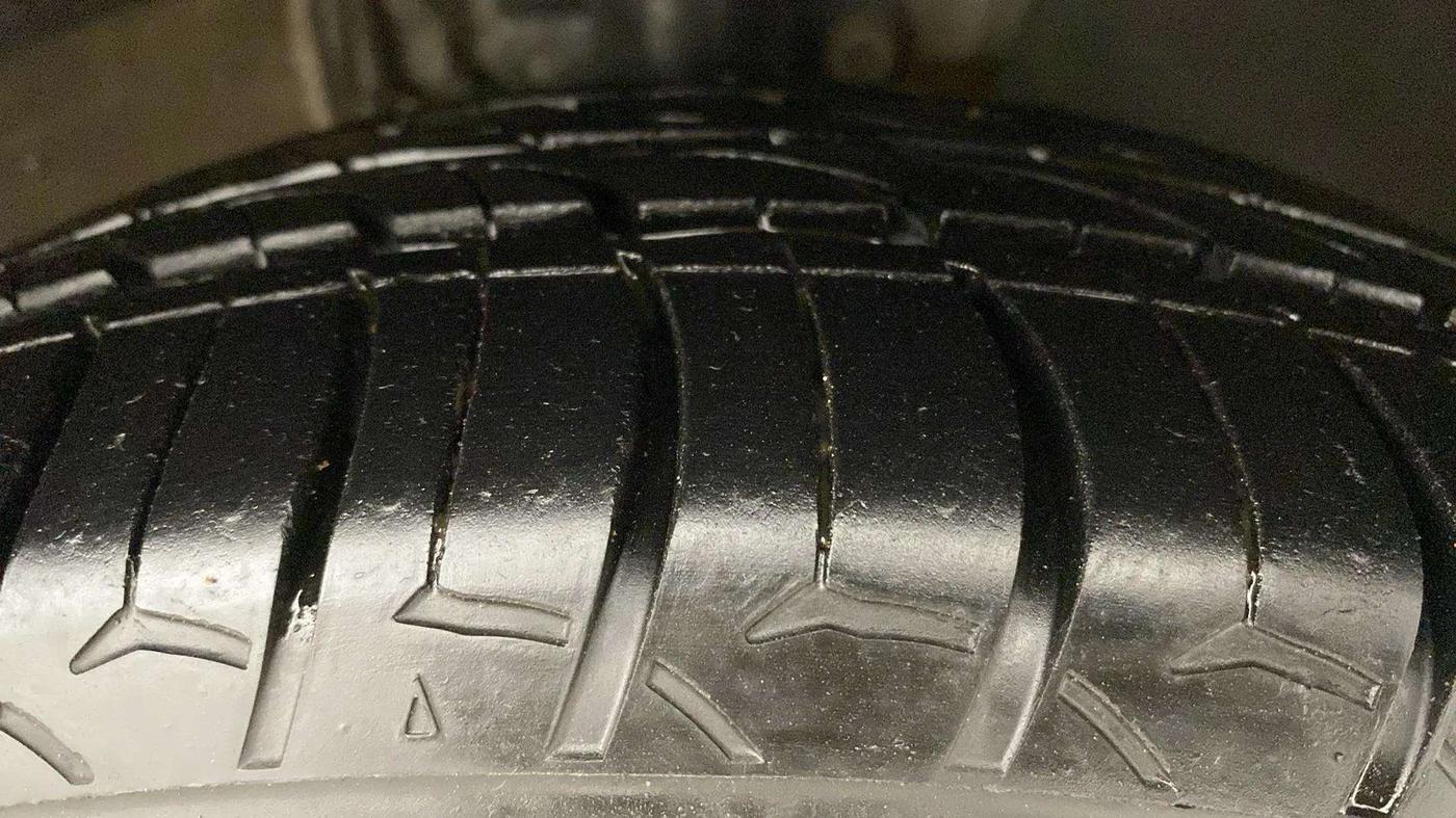 2019 Skoda Rapid AMBITION 1.5 TDI, Diesel, Manual, 48,965 km, Left Front Tyre Tread