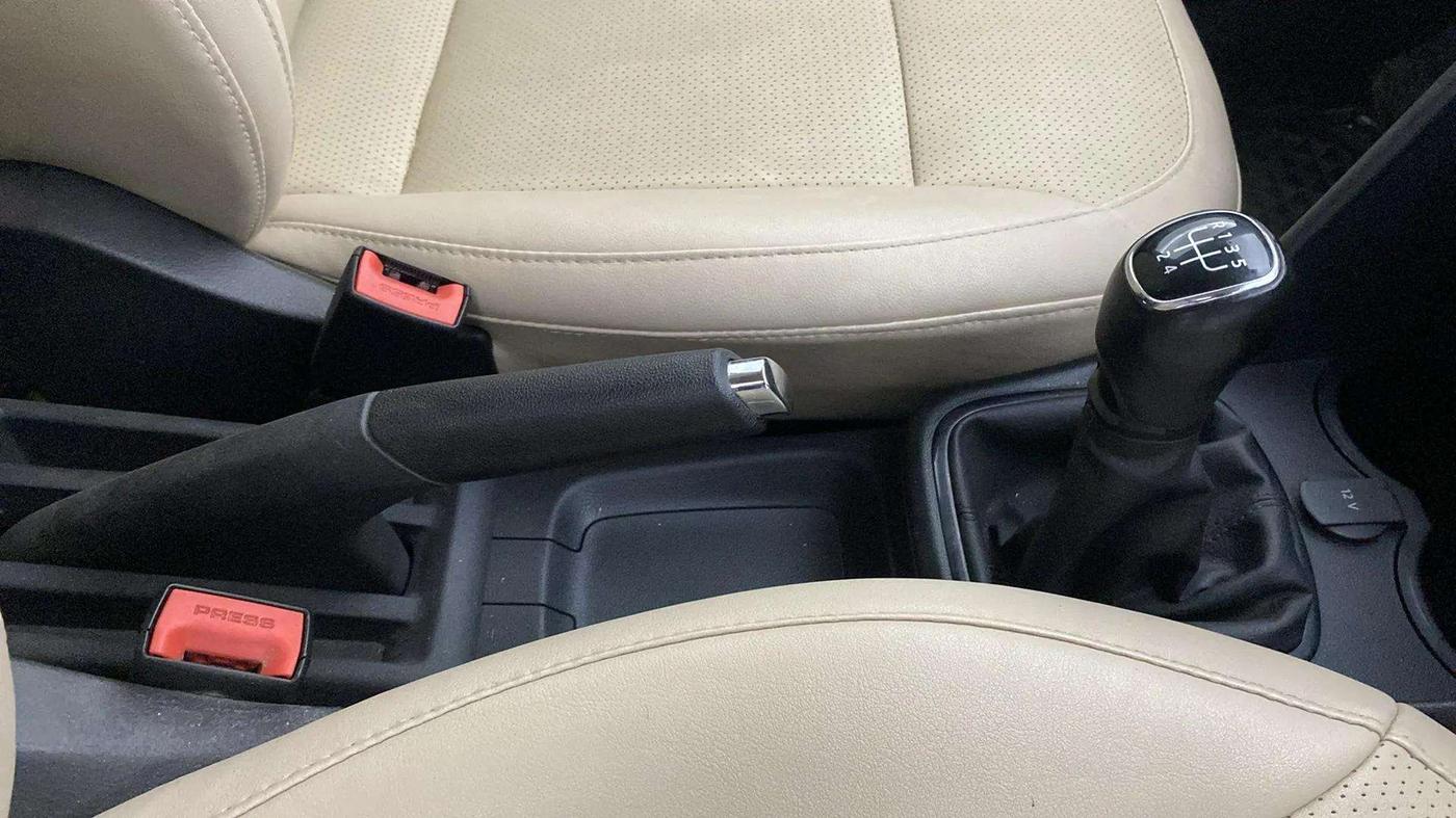 2019 Skoda Rapid AMBITION 1.5 TDI, Diesel, Manual, 48,965 km, Gear Lever