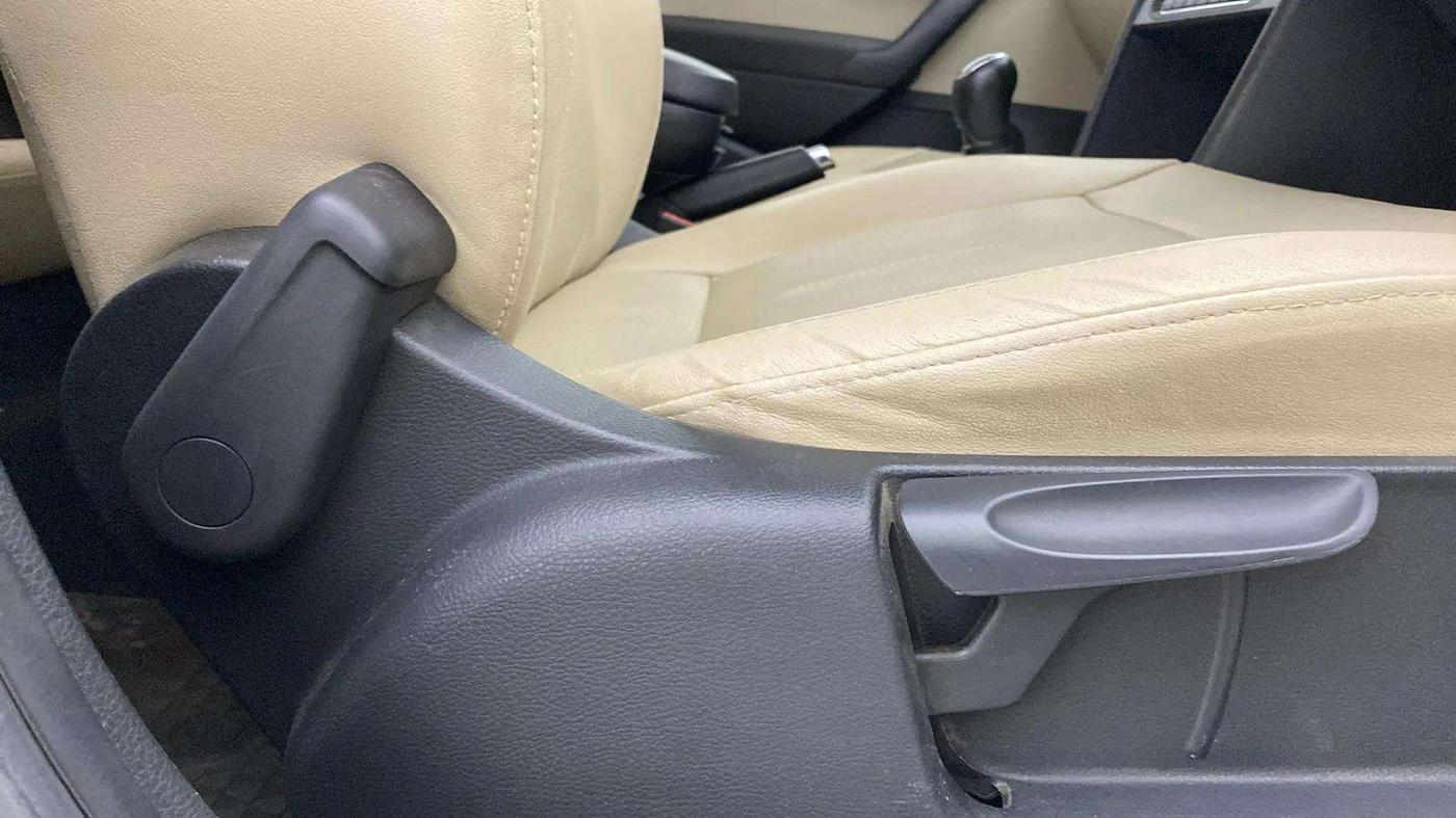 2019 Skoda Rapid AMBITION 1.5 TDI, Diesel, Manual, 48,965 km, Driver Side Adjustment Panel