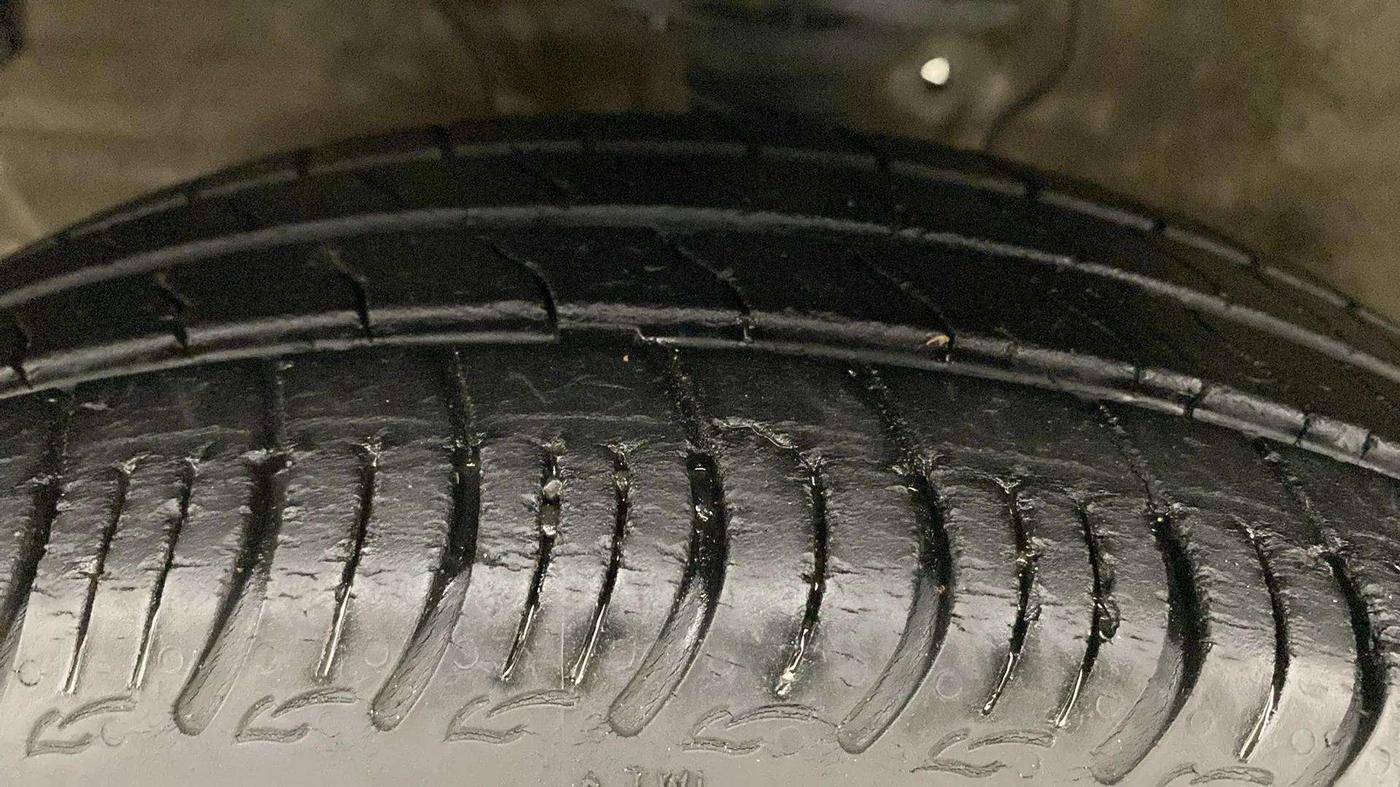 2021 Maruti S PRESSO VXI AMT, Petrol, Automatic, 54,492 km, Left Front Tyre Tread