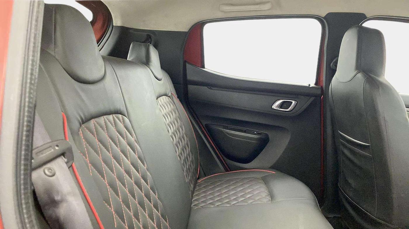 2019 Renault Kwid RXT 1.0 (O), Petrol, Manual, 38,298 km, Right Side Rear Door Cabin