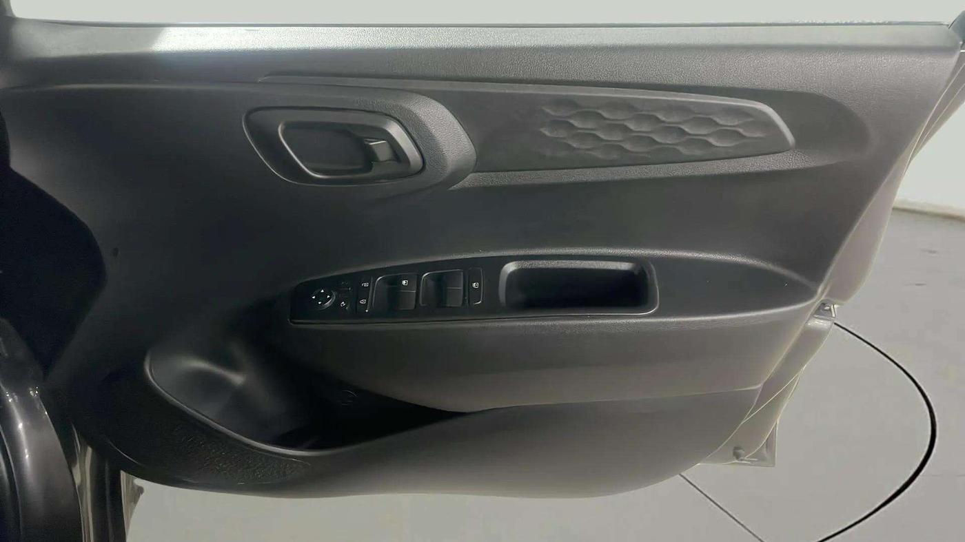 2022 Hyundai GRAND I10 NIOS MAGNA CORPORATE EDITION 1.2 KAPPA VTVT, Petrol, Manual, 16,408 km, Driver Side Door Panels Control