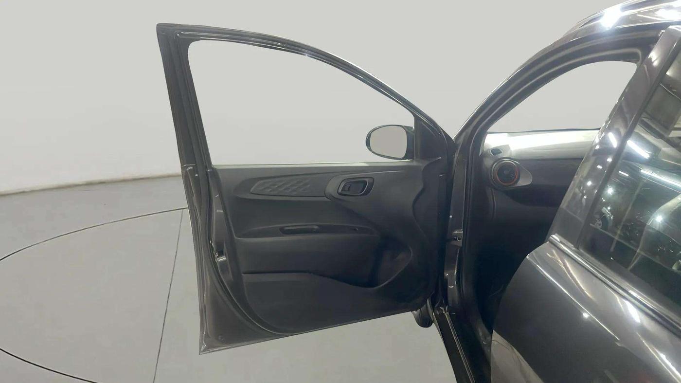 2022 Hyundai GRAND I10 NIOS MAGNA CORPORATE EDITION 1.2 KAPPA VTVT, Petrol, Manual, 16,408 km, LHS Front Door