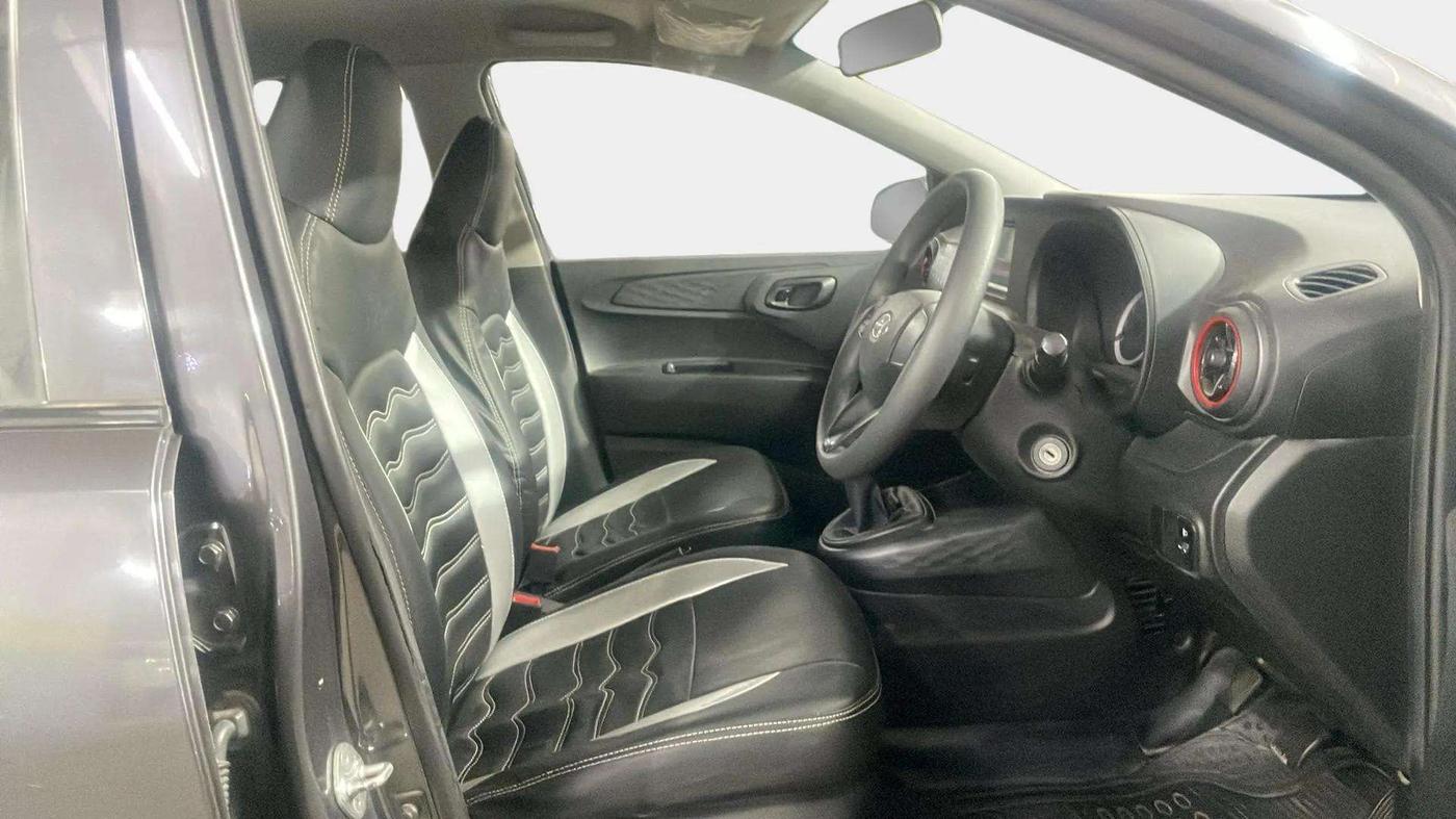 2022 Hyundai GRAND I10 NIOS MAGNA CORPORATE EDITION 1.2 KAPPA VTVT, Petrol, Manual, 16,408 km, Right Side Front Door Cabin