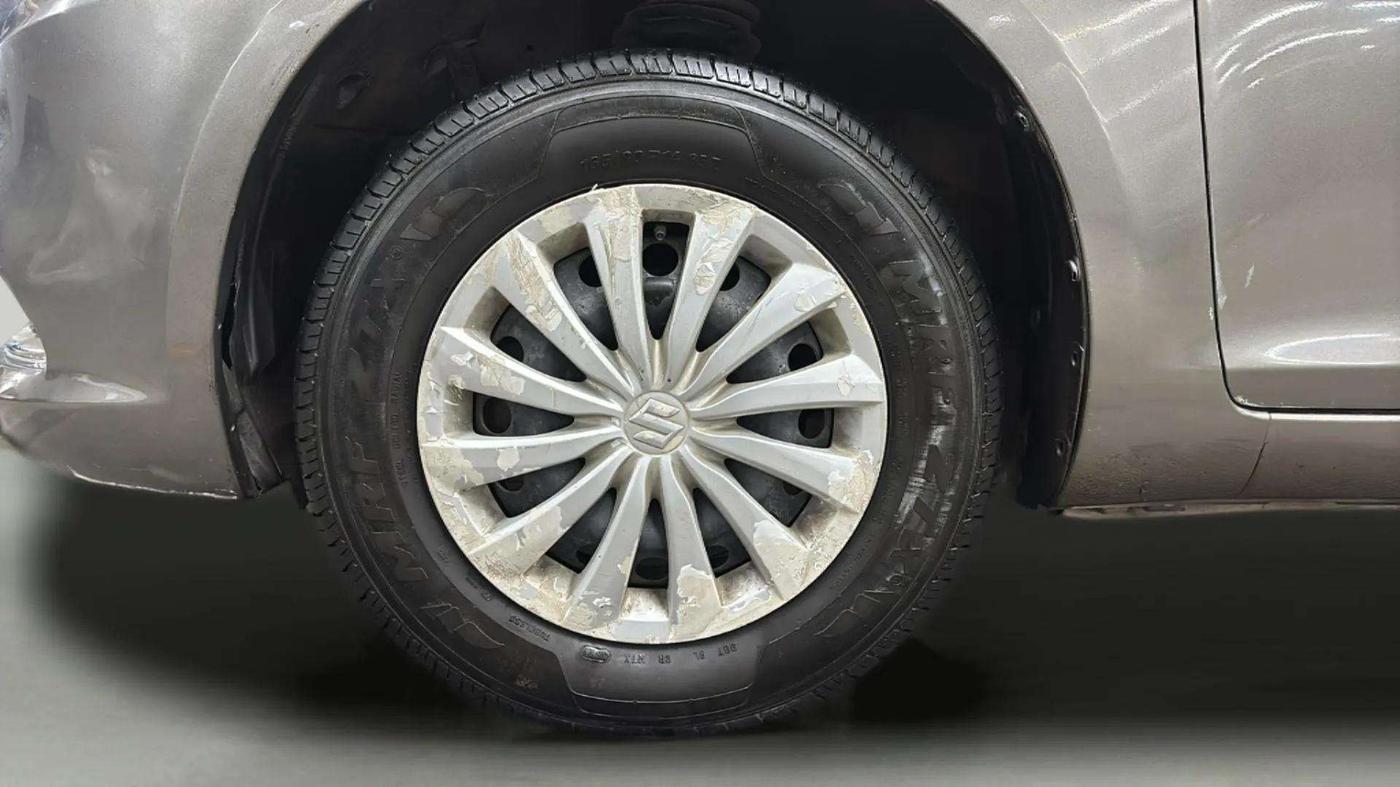 2015 Maruti Swift Dzire VXI, Petrol, Manual, 82,374 km, Left Front Wheel