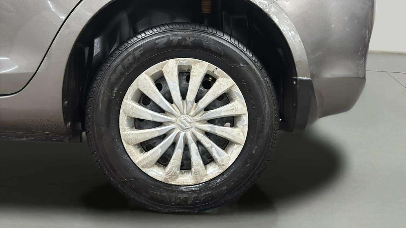 2015 Maruti Swift Dzire VXI, Petrol, Manual, 82,374 km, Left Rear Wheel