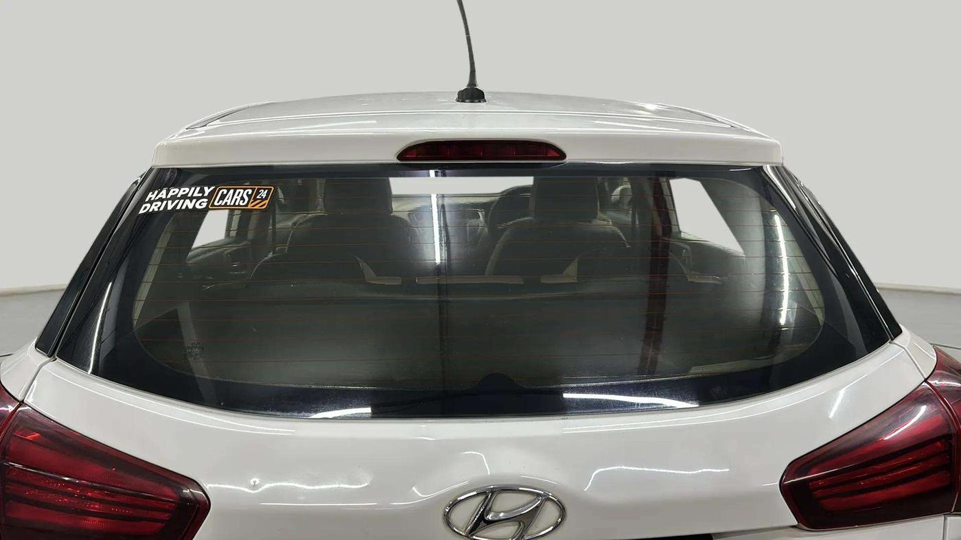 2019 Hyundai Elite i20 SPORTZ PLUS 1.2, Petrol, Manual, 29,838 km, Rear Windshield
