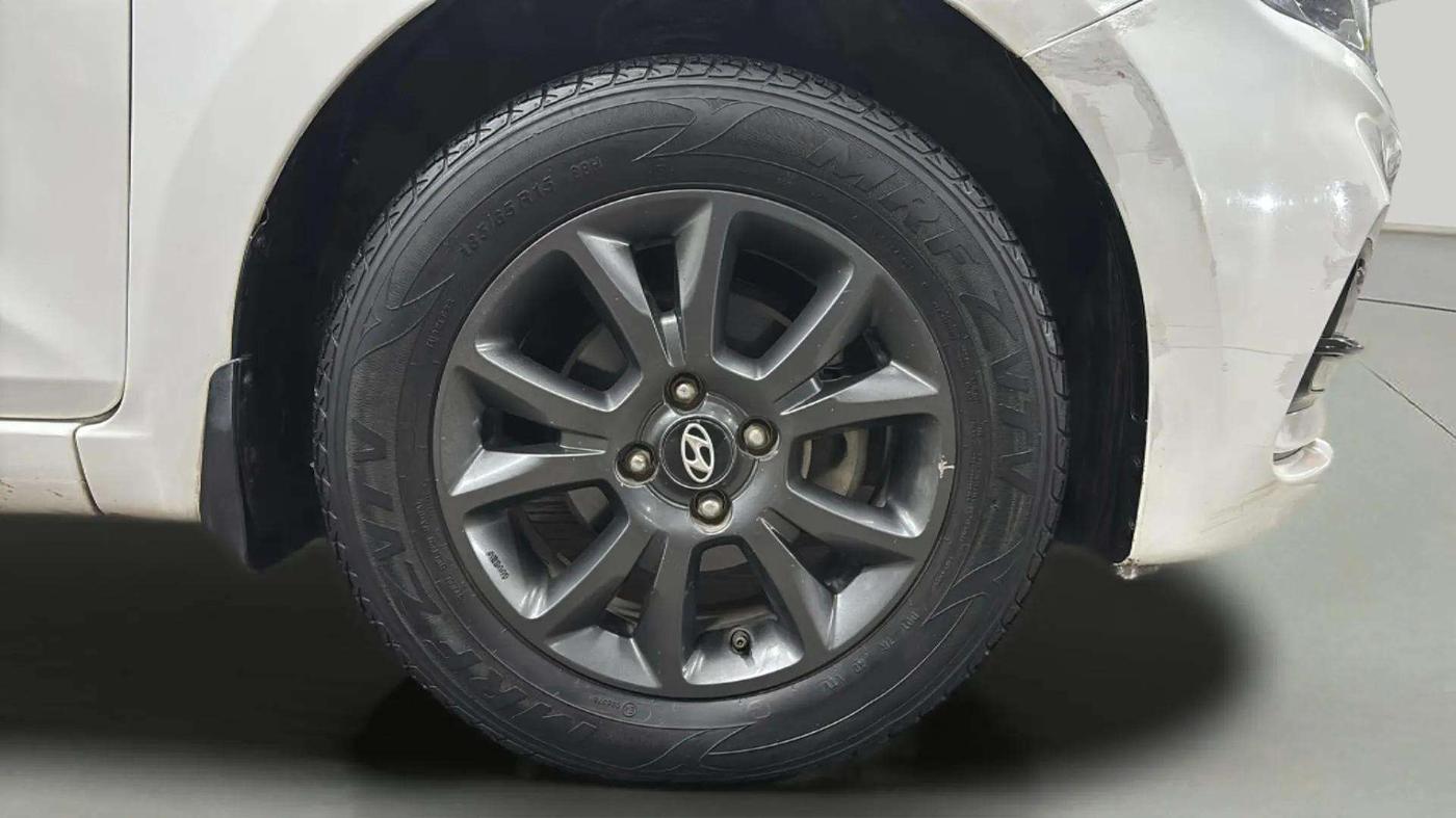 2019 Hyundai Elite i20 SPORTZ PLUS 1.2, Petrol, Manual, 29,838 km, Right Front Wheel