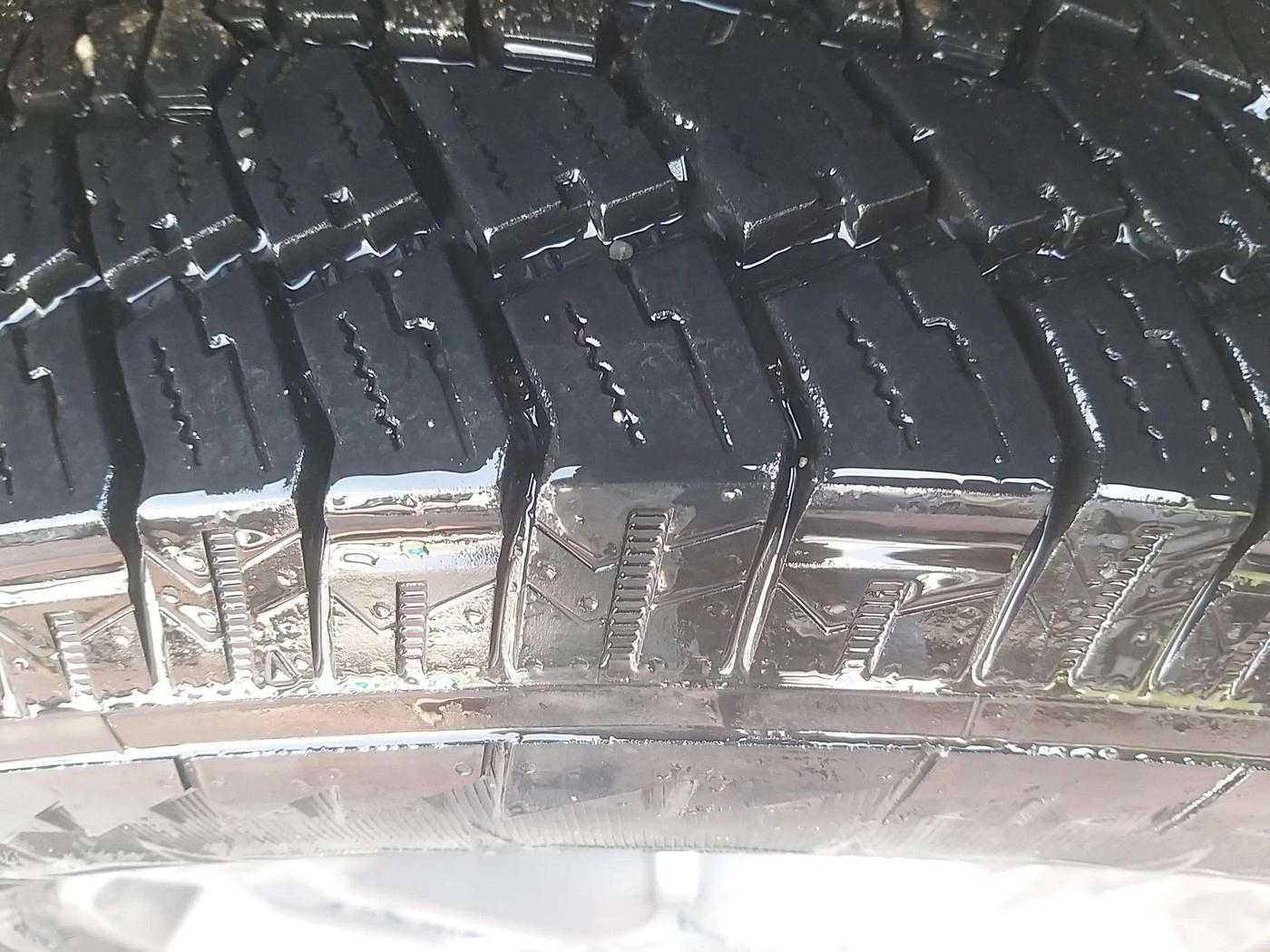 2023 Mahindra Thar LX HARD TOP 4WD MT, Diesel, Manual, 20,111 km, Left Rear Tyre Tread