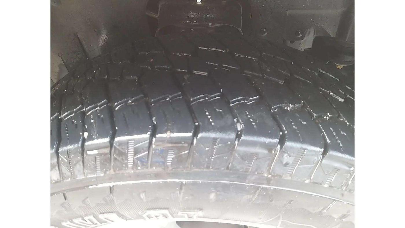 2023 Mahindra Thar LX HARD TOP 4WD MT, Diesel, Manual, 20,111 km, Right Front Tyre Tread