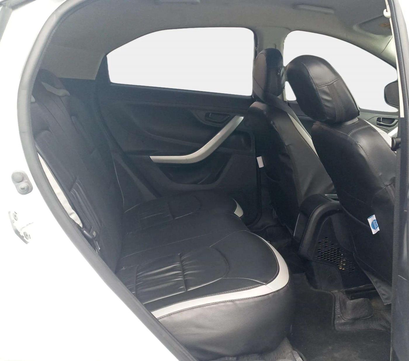 2022 Tata NEXON XM DIESEL, Diesel, Manual, 27,912 km, Right Side Rear Door Cabin