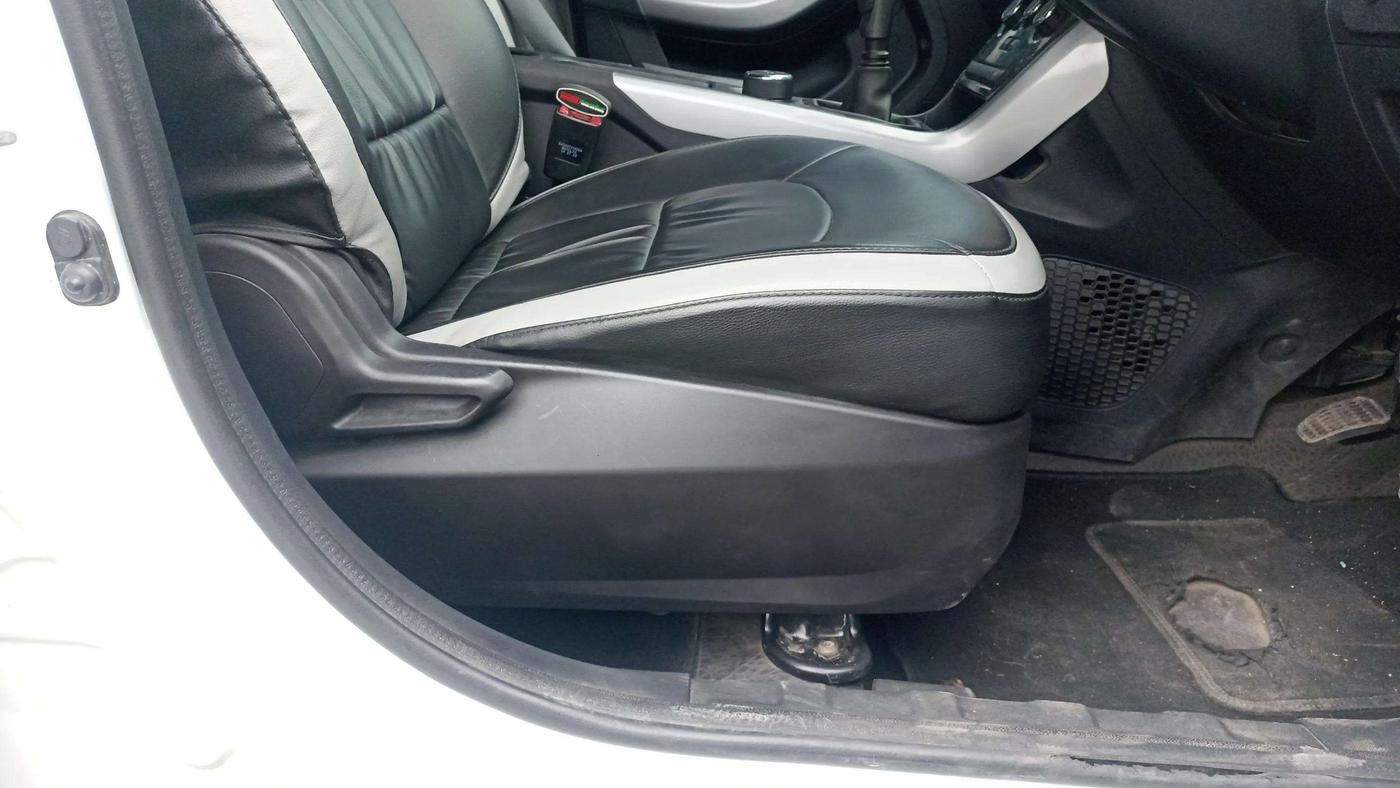 2022 Tata NEXON XM DIESEL, Diesel, Manual, 27,912 km, Driver Side Adjustment Panel