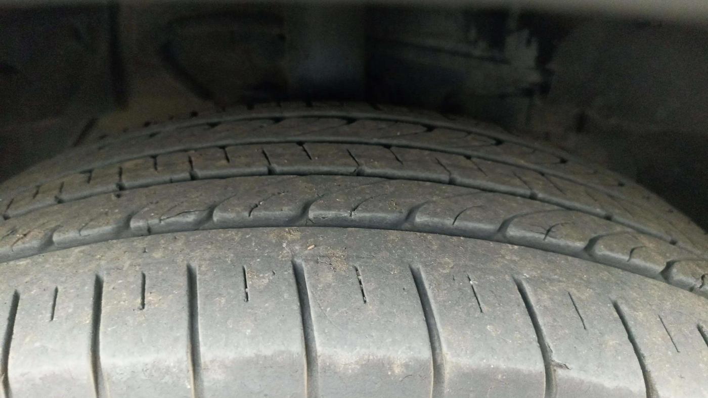 2022 Tata NEXON XM DIESEL, Diesel, Manual, 27,912 km, Right Front Tyre Tread